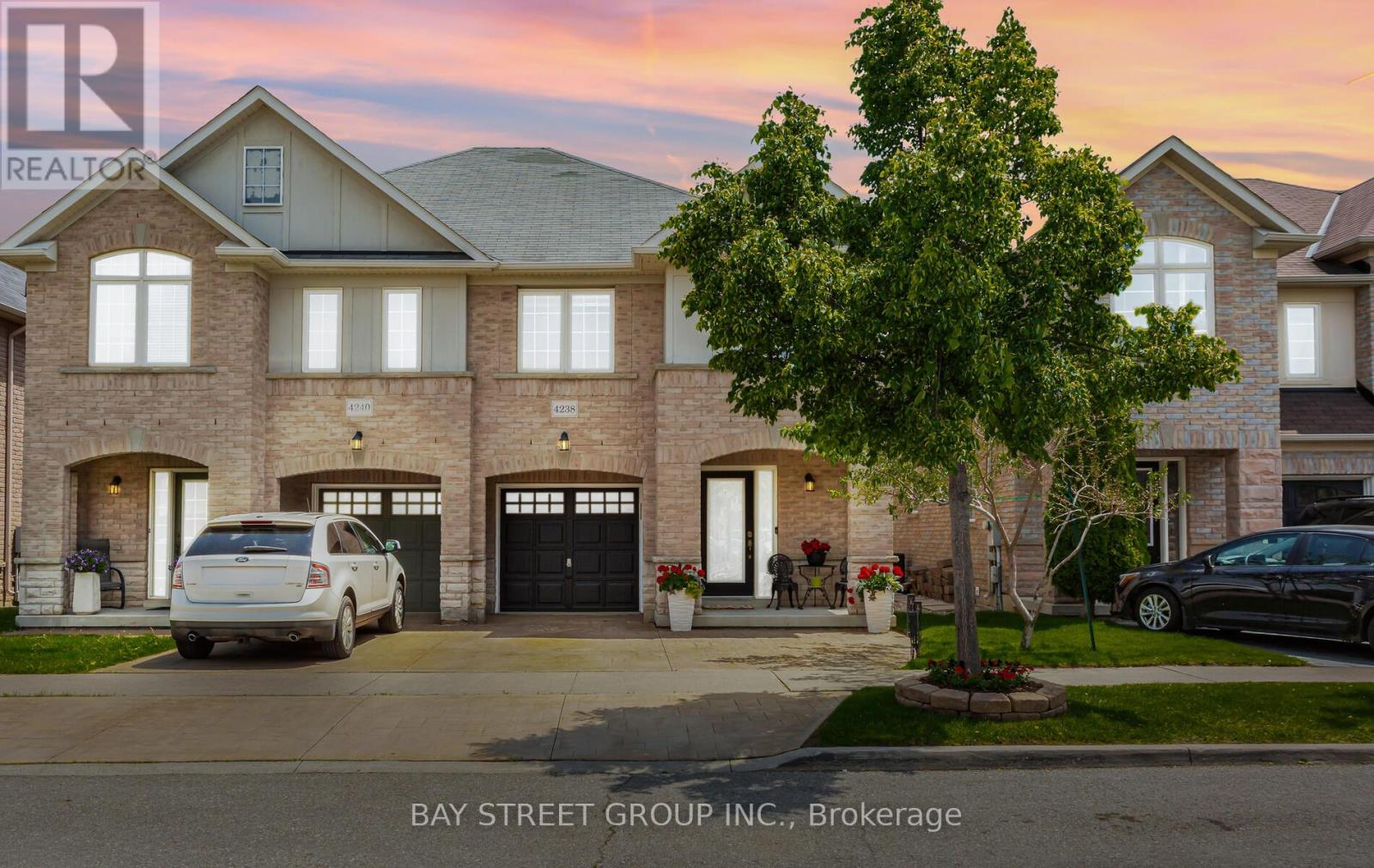 4238 Thomas Alton Blvd, Burlington, ON L7M 0A9