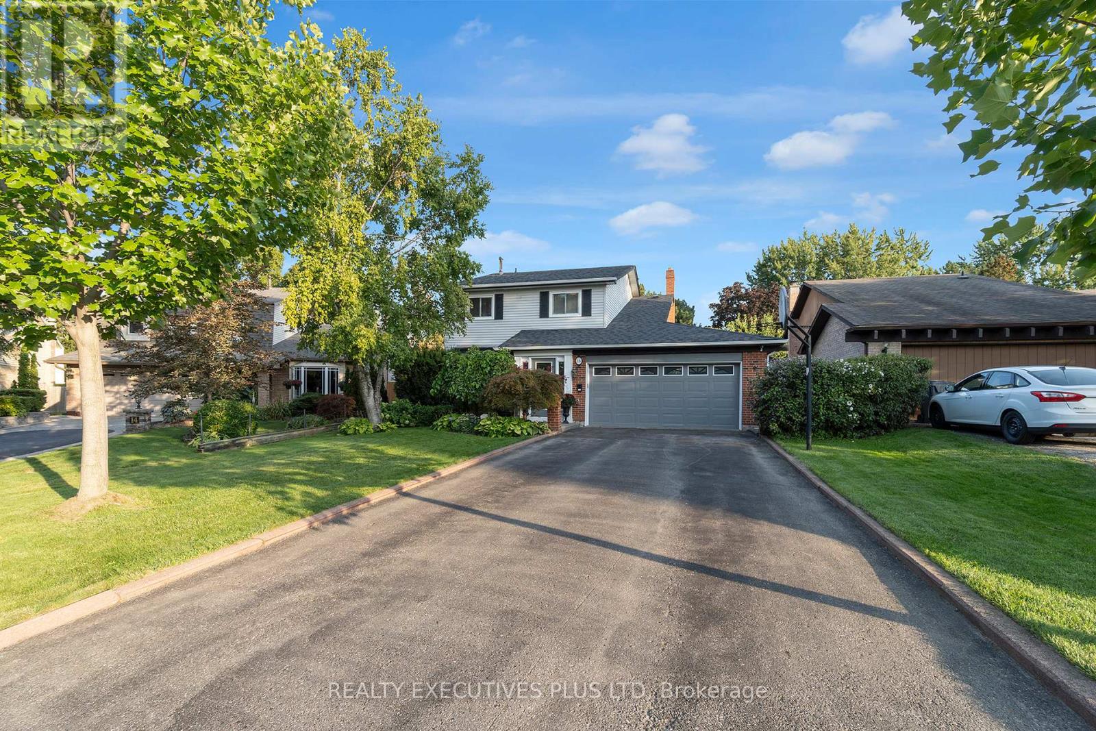 16 Melita Pl, Brampton, ON L6S 2Z3