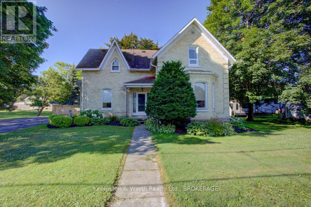 34 Queen St W, Huron East Brussels, ON N0G 1H0