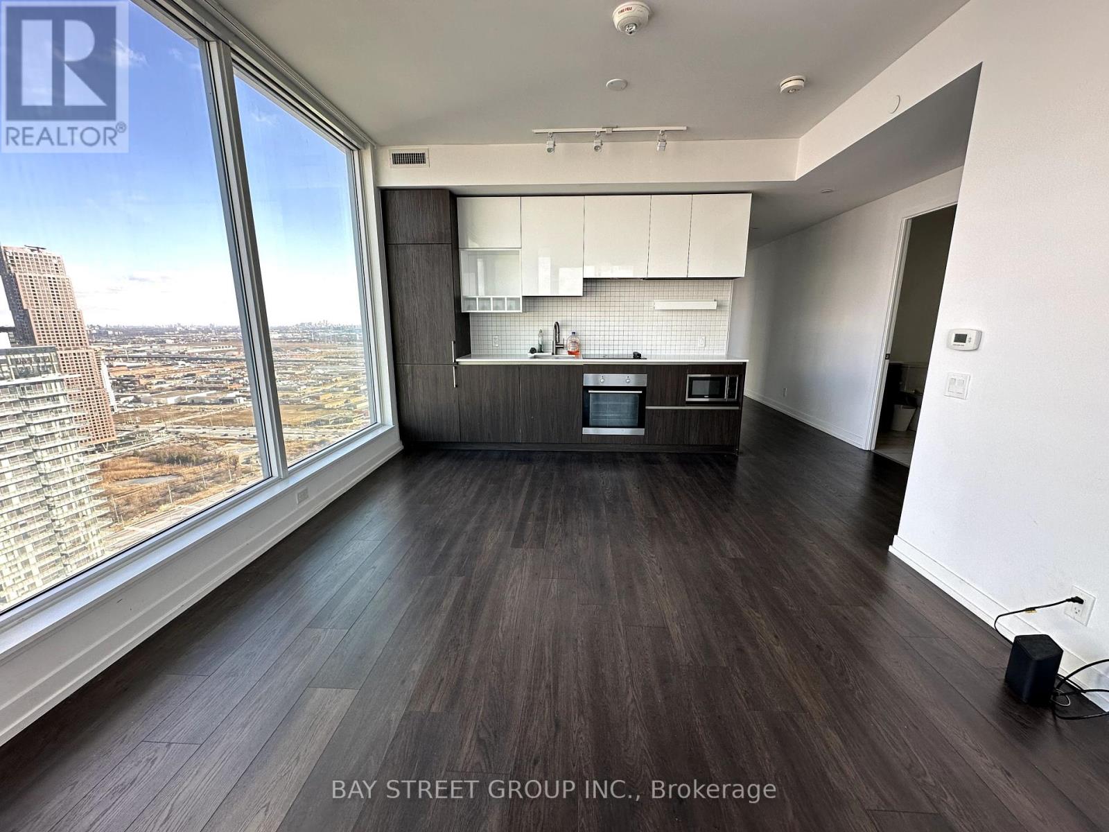 4702 898 Portage Pkwy, Vaughan, ON L4K 2M7