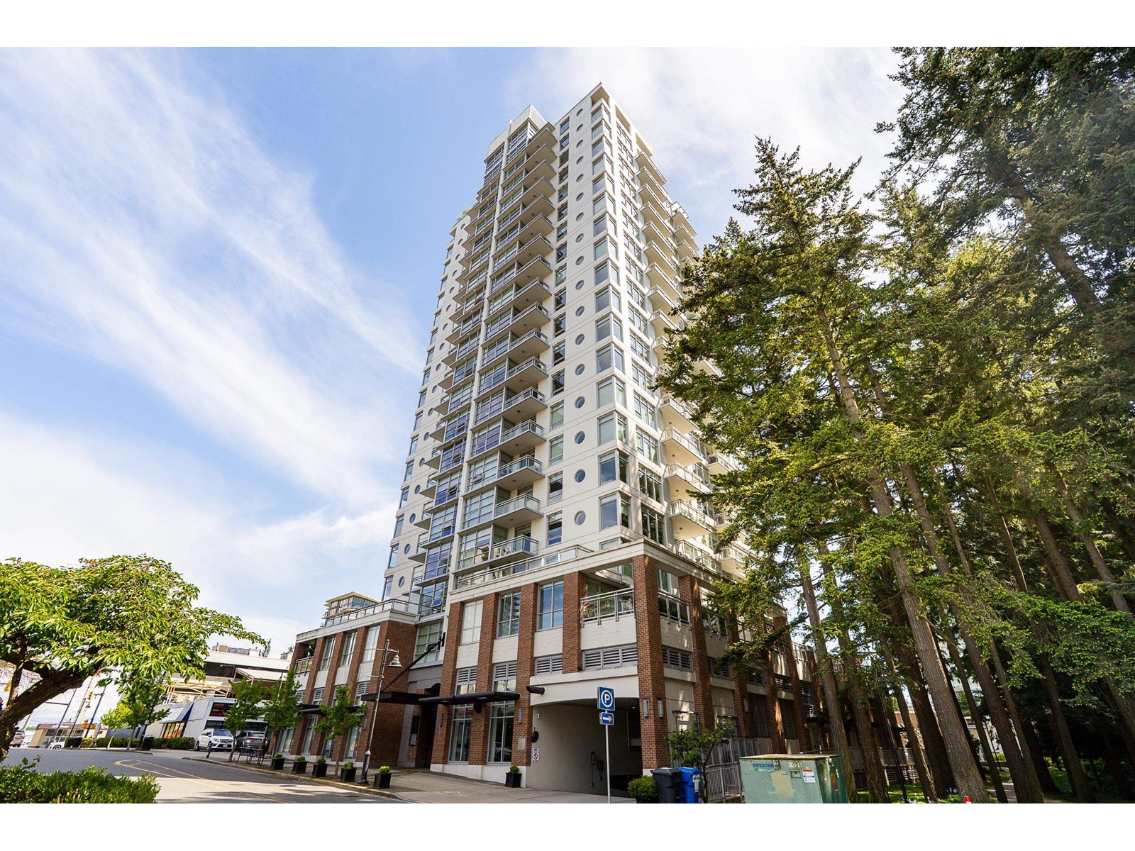 15152 Russell Avenue Unit 906, White Rock, BC V4B 0A3