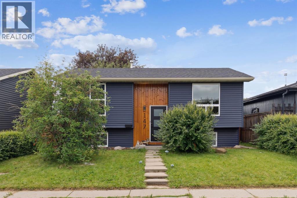 147 Falchurch Cres NE, Calgary, AB T3J 1J9