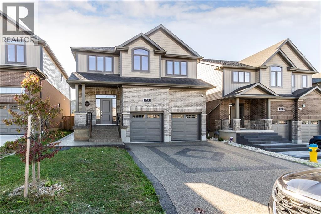 162 Mountain Holly Ct, Waterloo, ON N2V 0E1