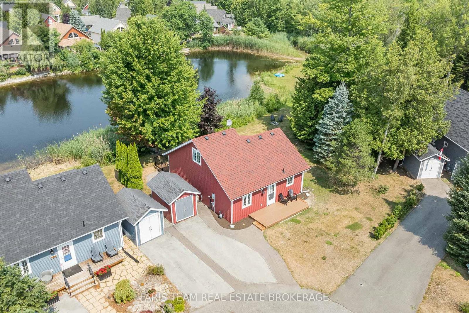 32 Algonquin Trl, Wasaga Beach, ON L9Z 1X7