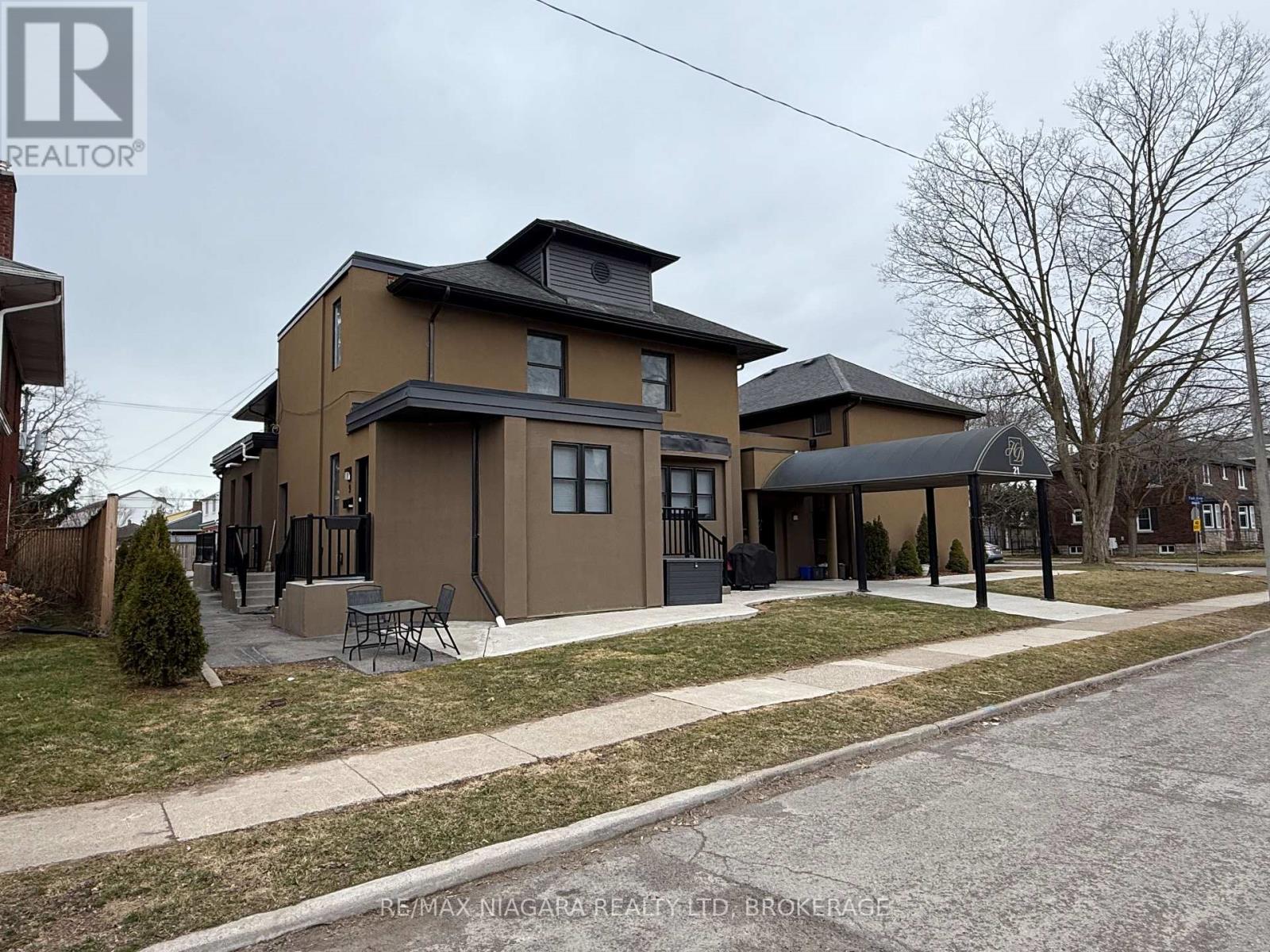21 Wintemute St, Fort Erie, ON L2A 3N9