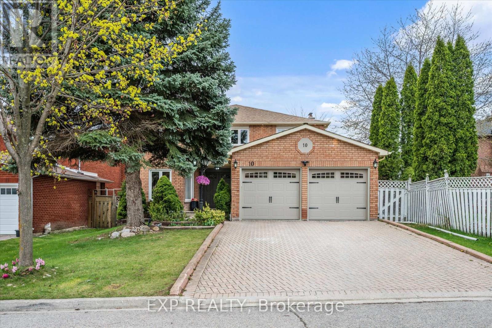 10 Stratford Dr, Richmond Hill, ON L4B 1W5