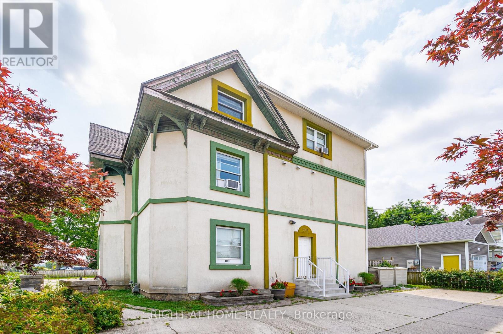 210 York St, Minto, ON N0G 2P0