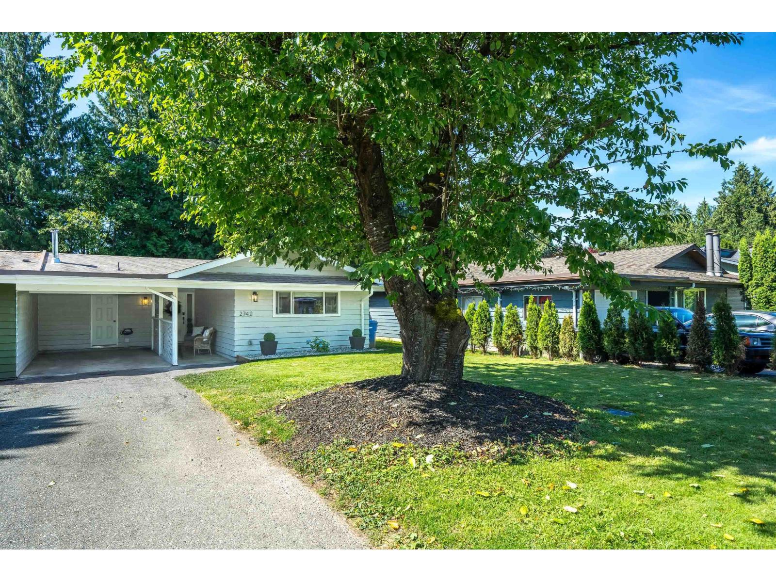 2742 Sandon Dr, Abbotsford, BC V2S 7J3