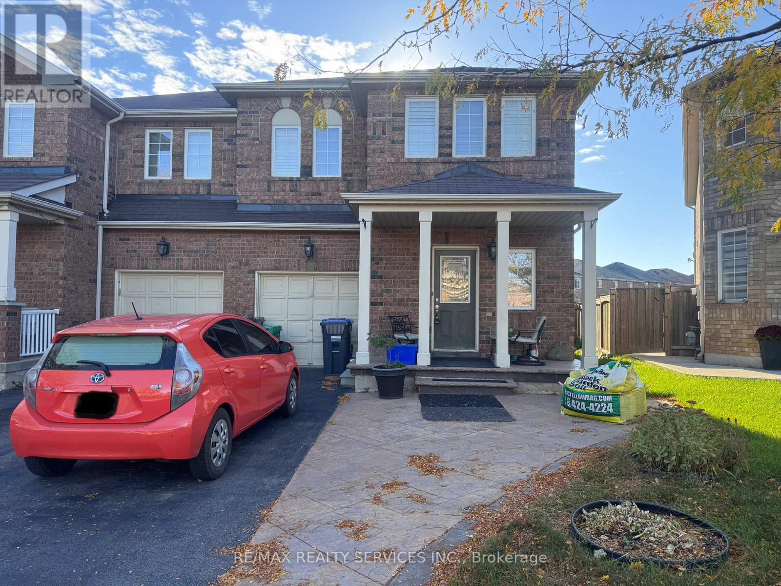 12 Commodore Dr, Brampton Credit Valley, ON L6X 0S4