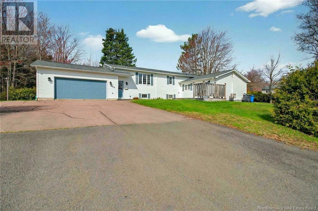 462-464 Eunice Ave, Dieppe, NB E1A 5V7