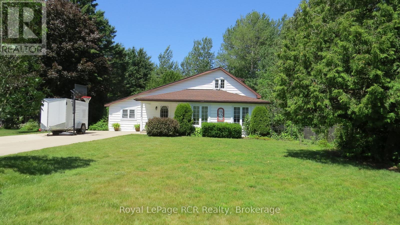 164 Edward St, Saugeen Shores, ON N0H 2L0