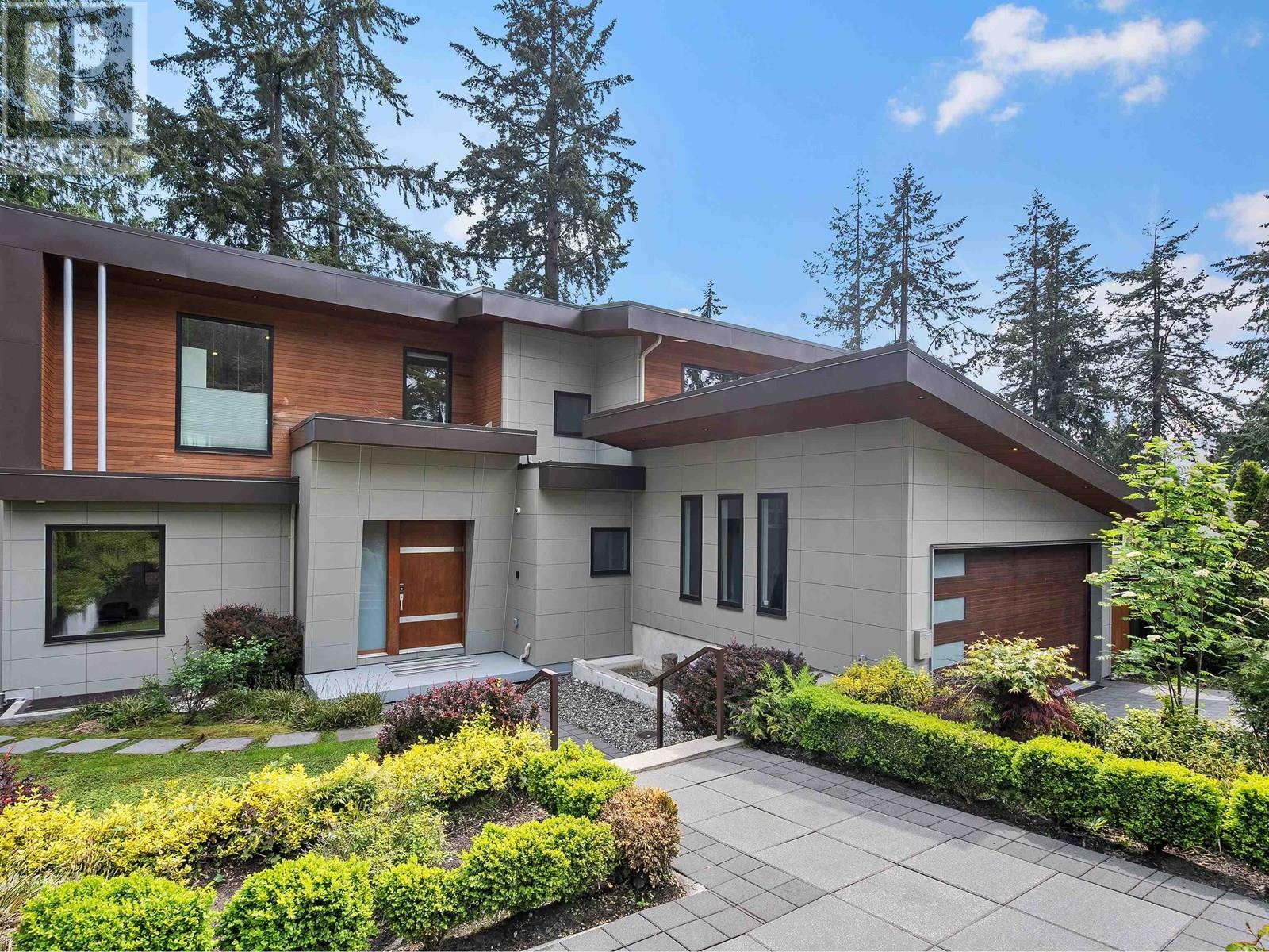 503 Crestwood Ave, North Vancouver, BC V7N 3C4