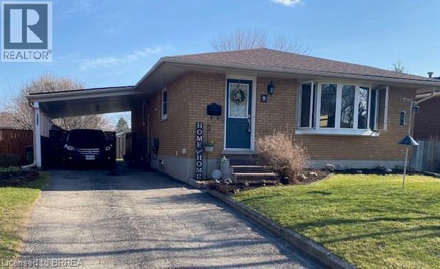 9 Blueridge Cres, Brantford, ON N3R 5E6