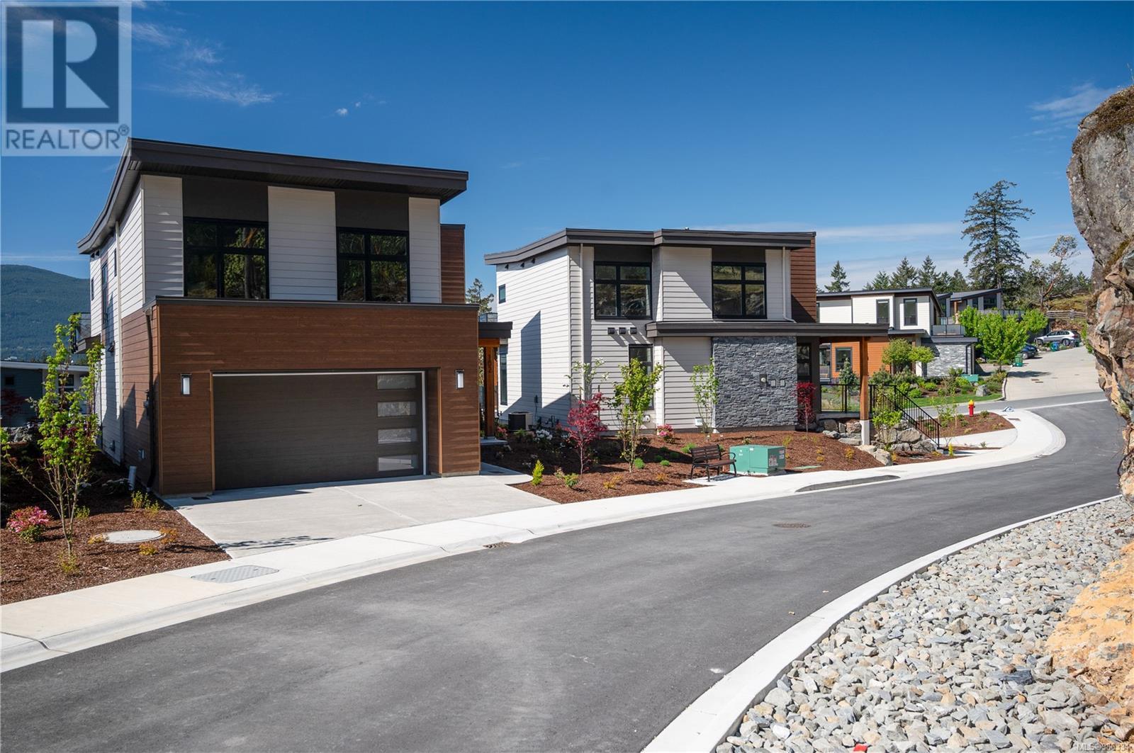 1220 Manzanita Pl Unit 102 Pl, Nanaimo, BC V9T 0L7
