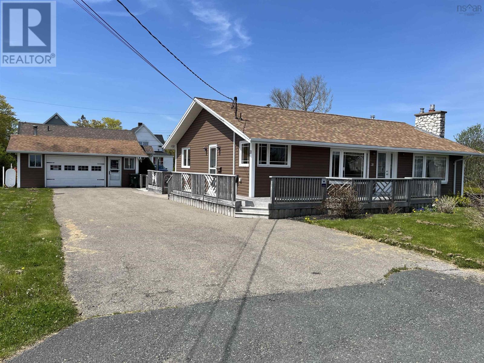31 Allen St, Glace Bay, NS B1A 1X7