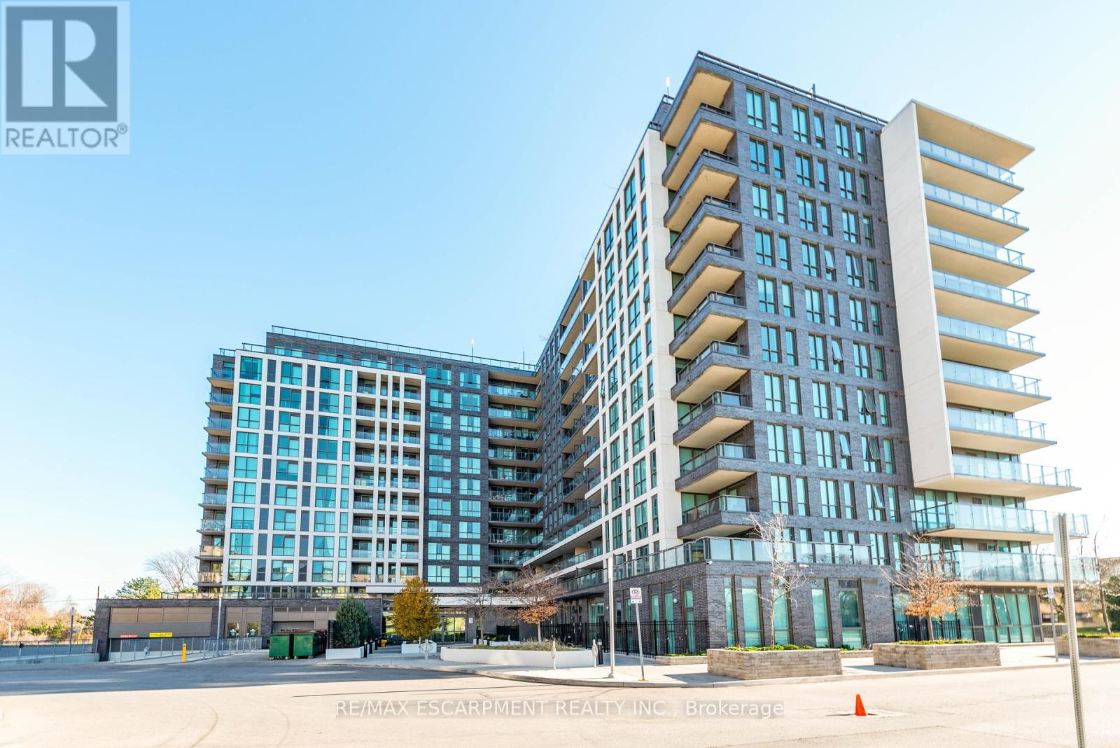 802 80 Esther Lorrie Dr, Toronto, ON M9W 0C6
