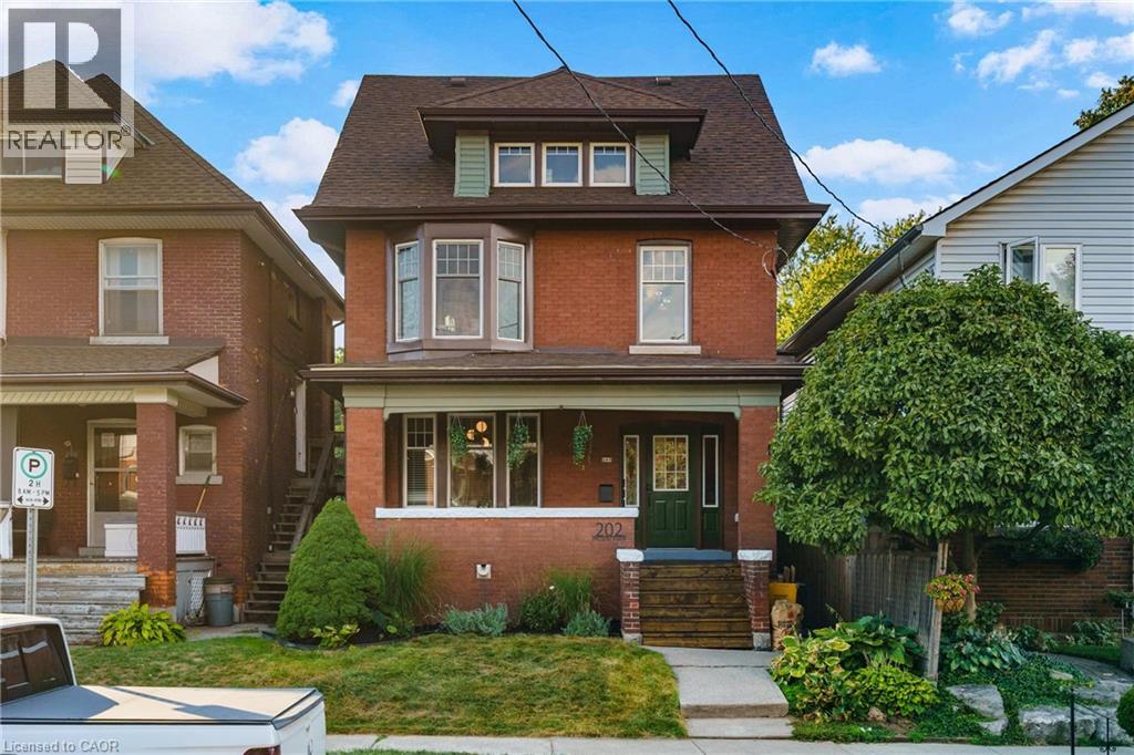 202 Prospect St S, Hamilton, ON L8M 2Z7