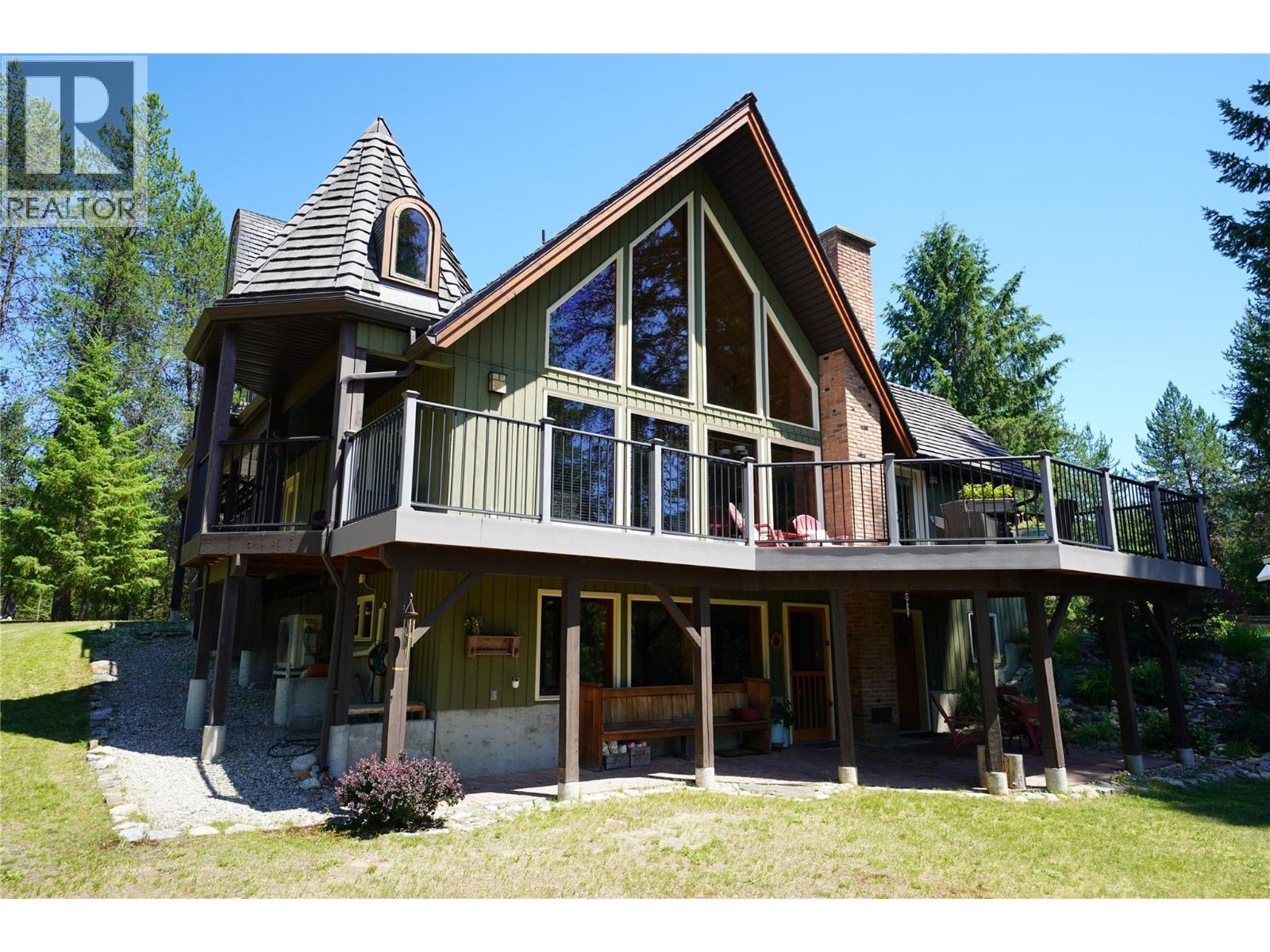3306 Krestova Rd, Castlegar, BC V0G 1H2