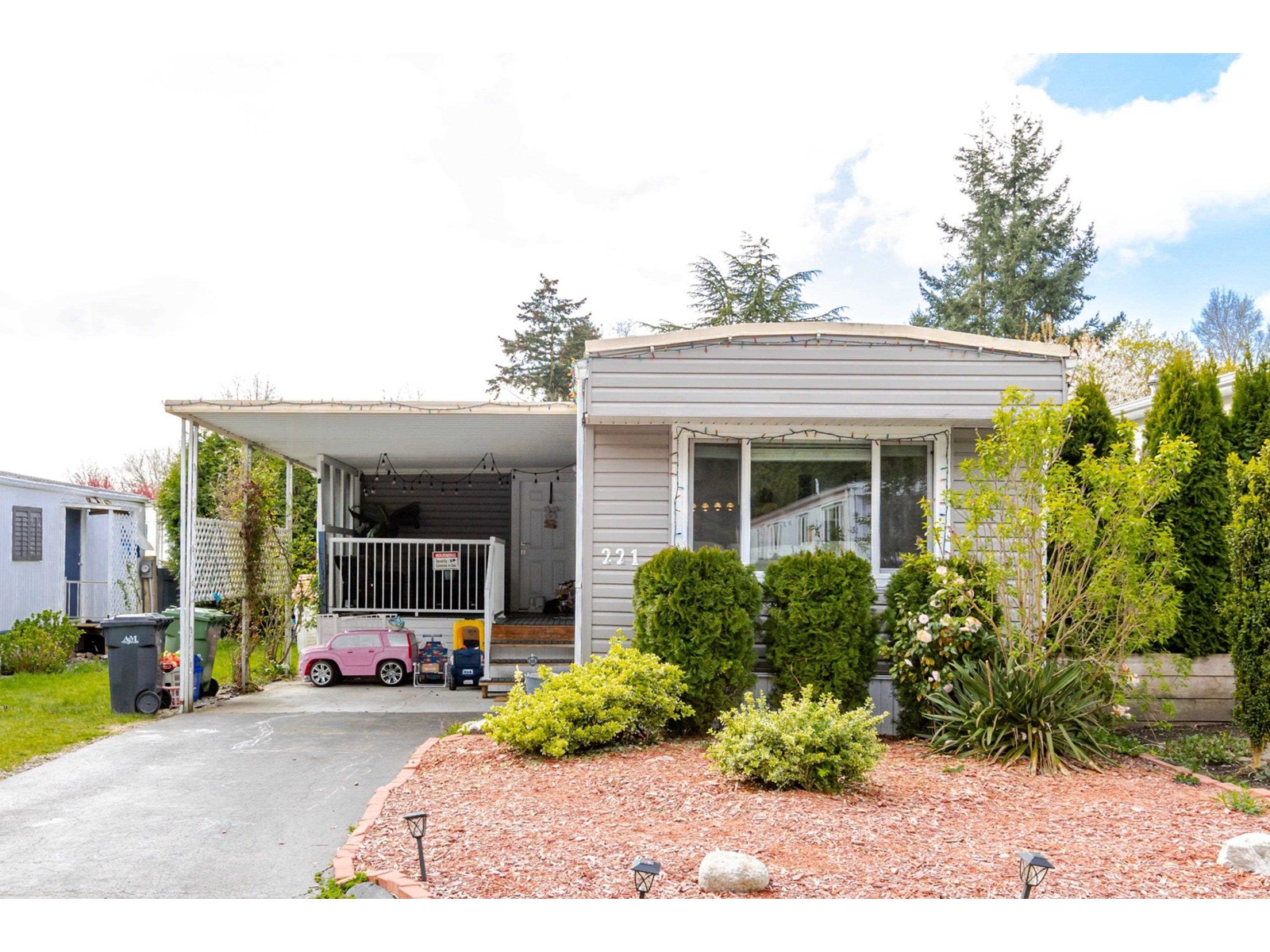 1840 160 Street Unit 221, Surrey, BC V4A 4X4