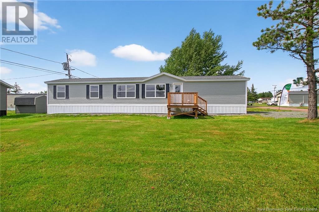 8 Linda Ln, Moncton, NB E1E 3T9