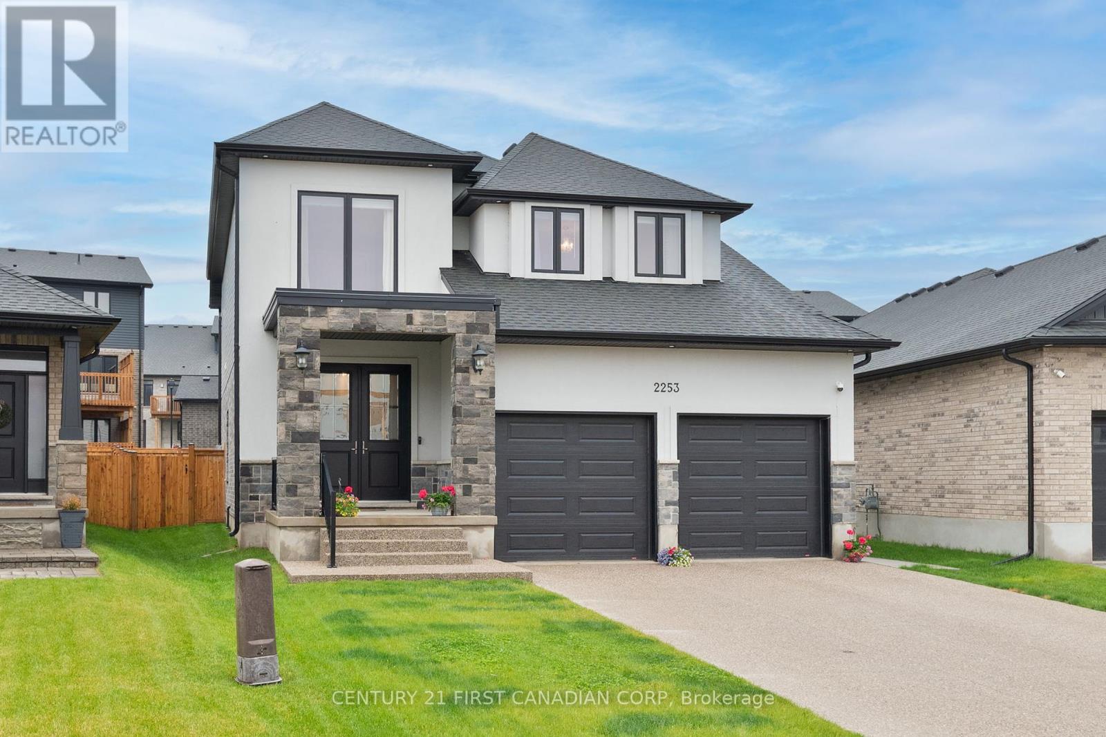 2253 Linkway Blvd, London, ON N6K 0K9