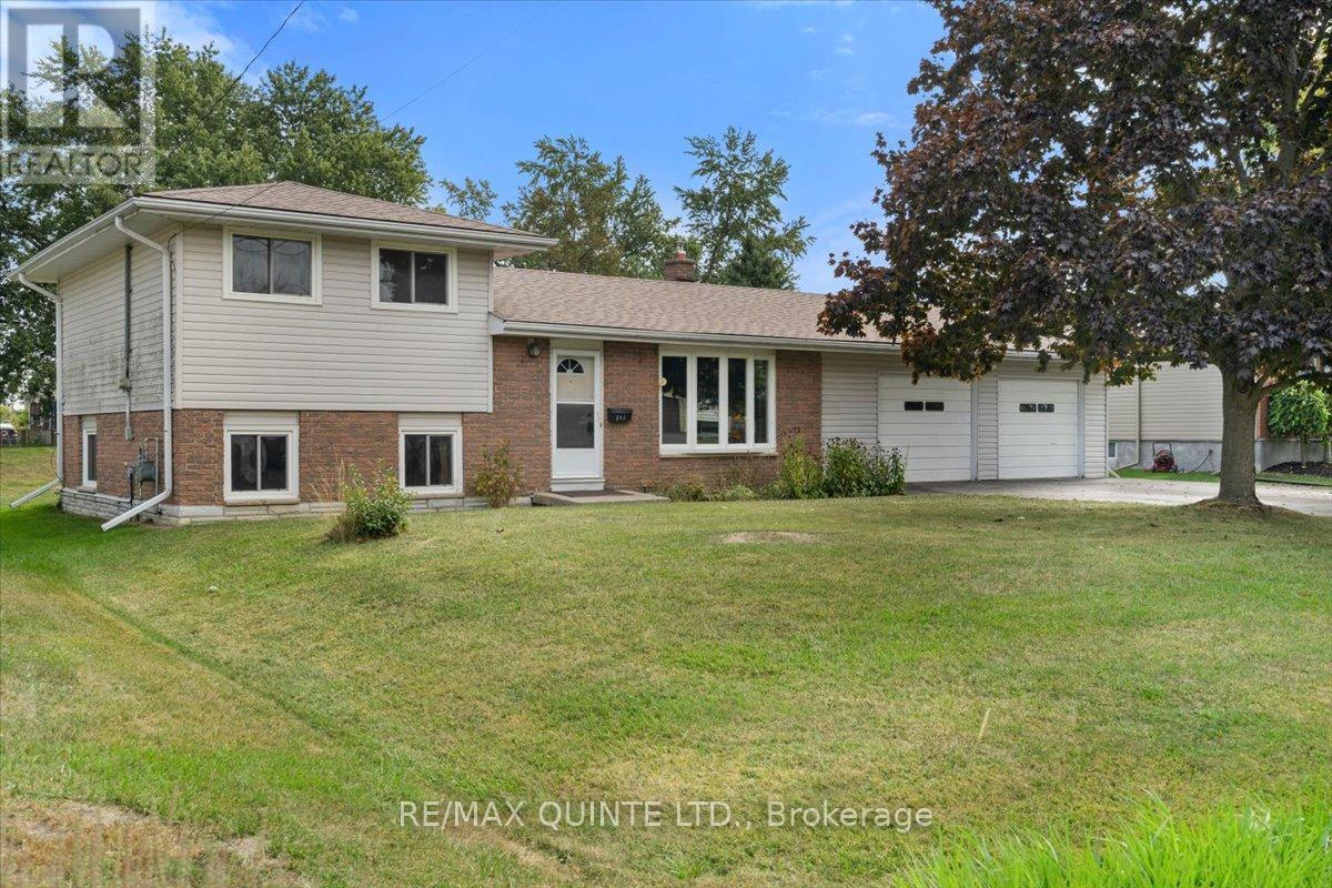 318 Montrose Rd, Quinte West Sidney Ward, ON K8R 1A9
