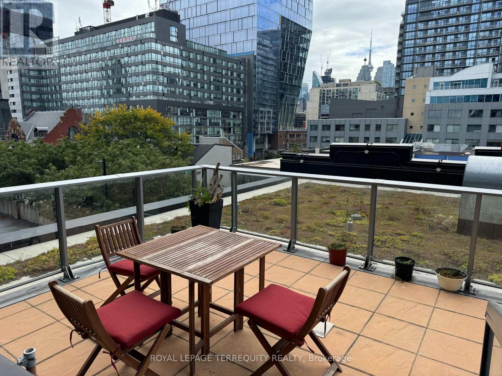 421 120 Parliament St, Toronto, ON M5A 2Y8