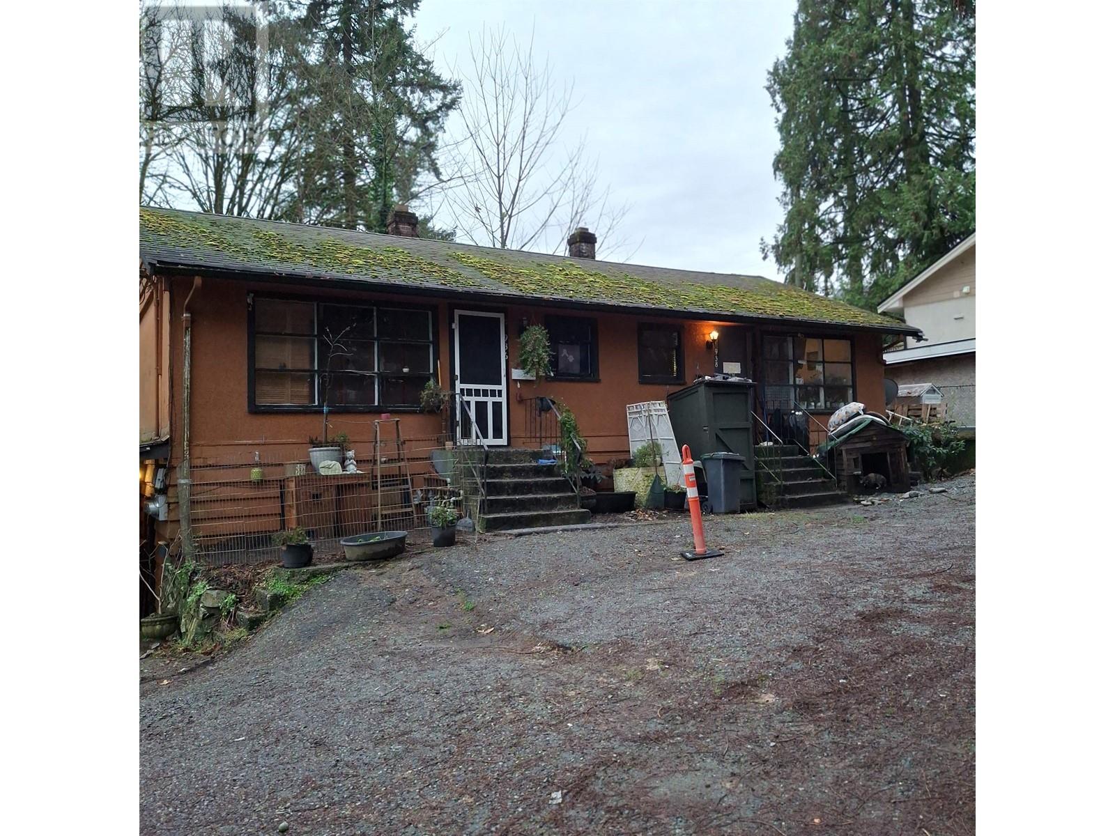 934-938 Clarke Rd, Port Moody, BC V3H 1M2