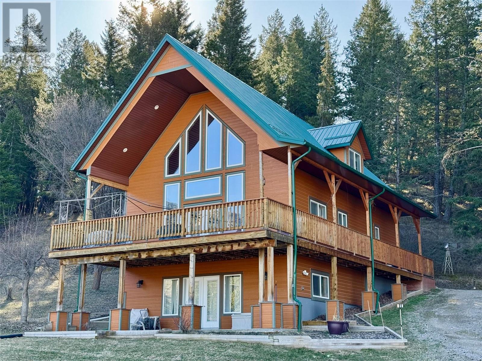 5586 Highway 95 Other, Edgewater, BC V0A 1E0