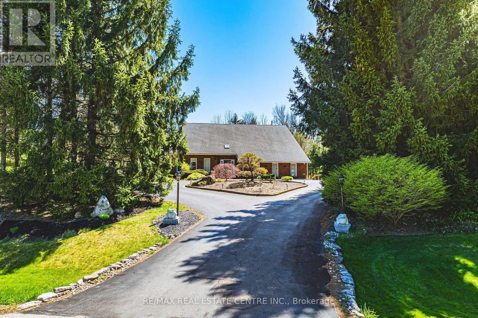 6 Iris Ct, Hamilton, ON L0R 1H3