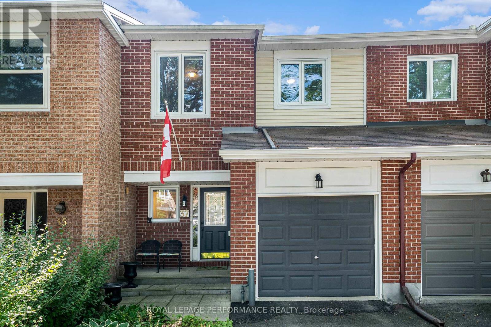 37 Willwood Cres, Ottawa, ON K2J 4B2
