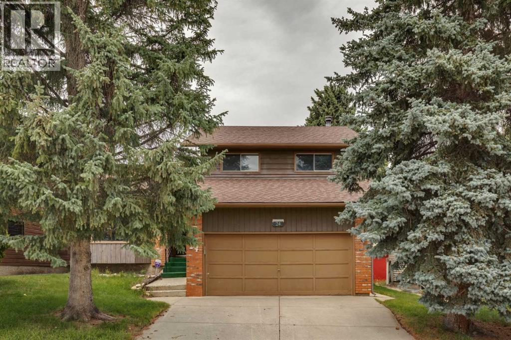 24 Strathcona Close SW, Calgary, AB T3H 1L3