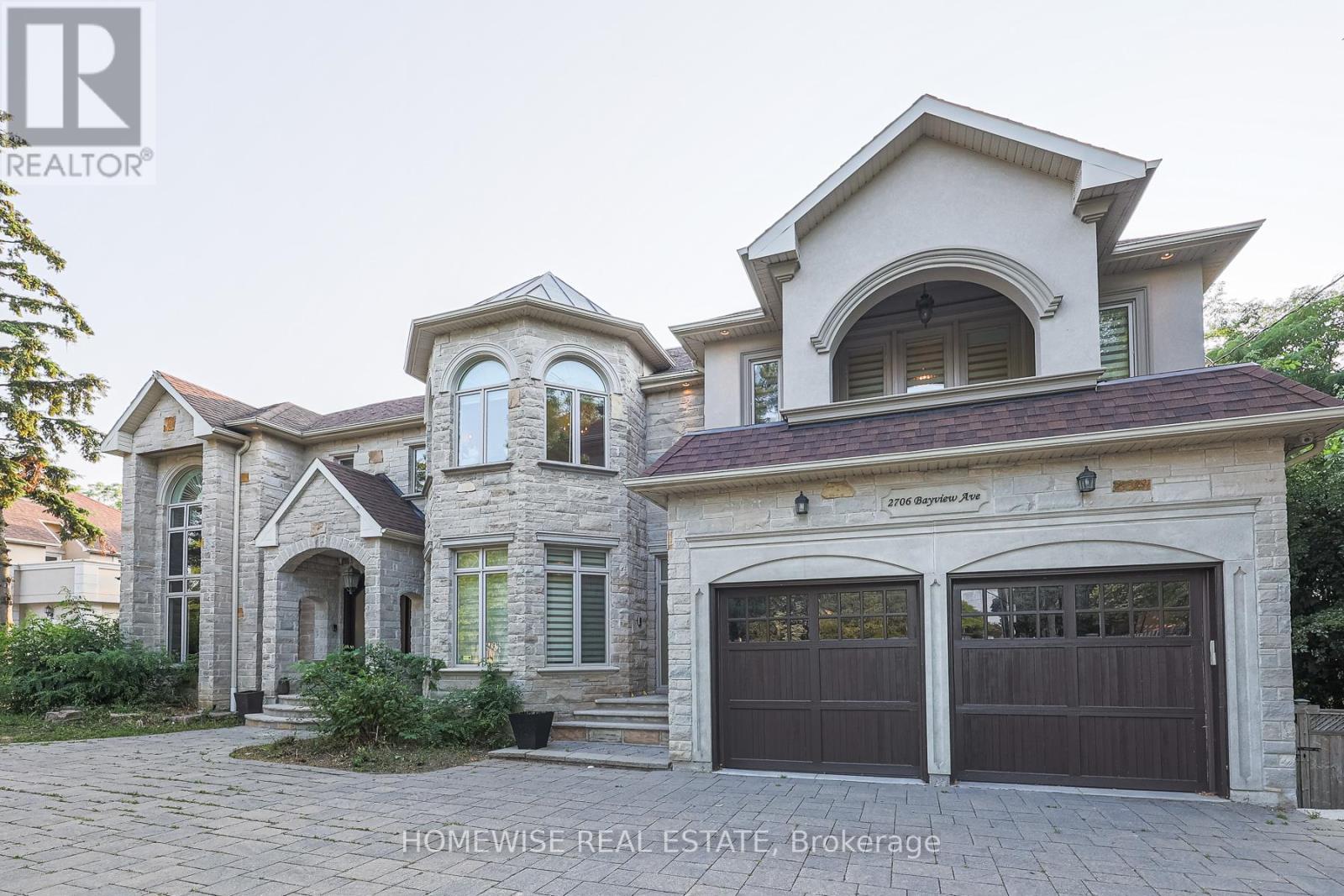 2706 Bayview Ave, Toronto, ON M2L 2H5