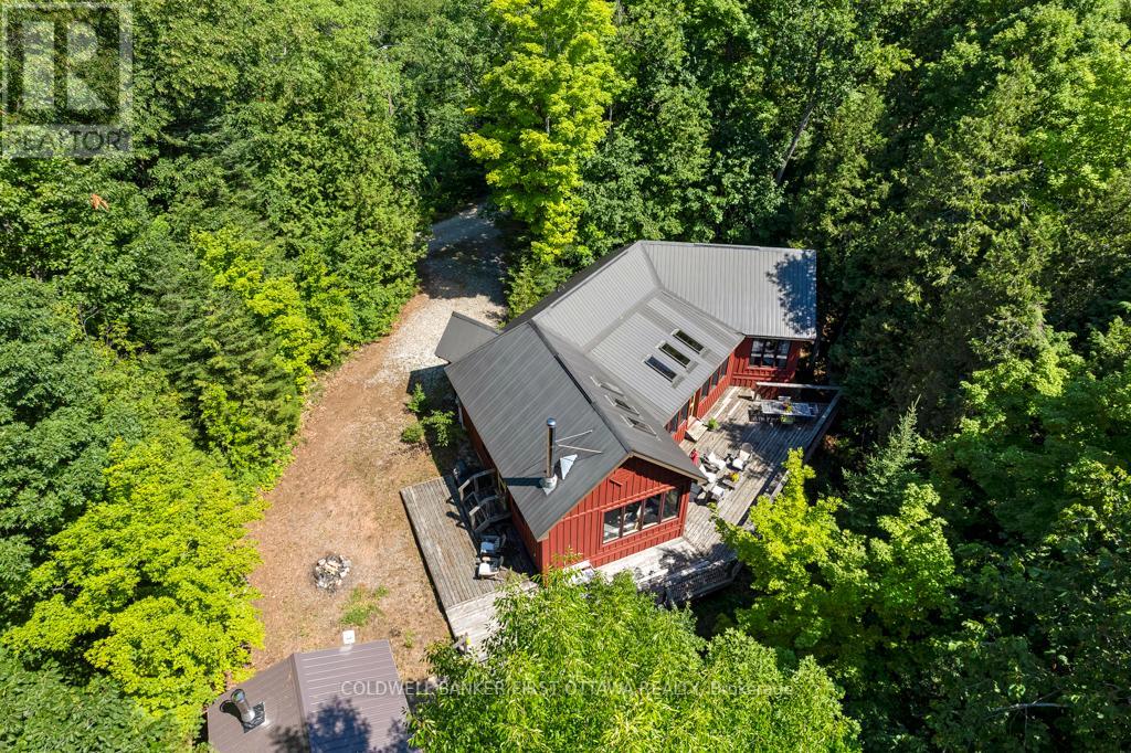 1245 N Shore Estates Ln, North Frontenac, ON K0H 2J0