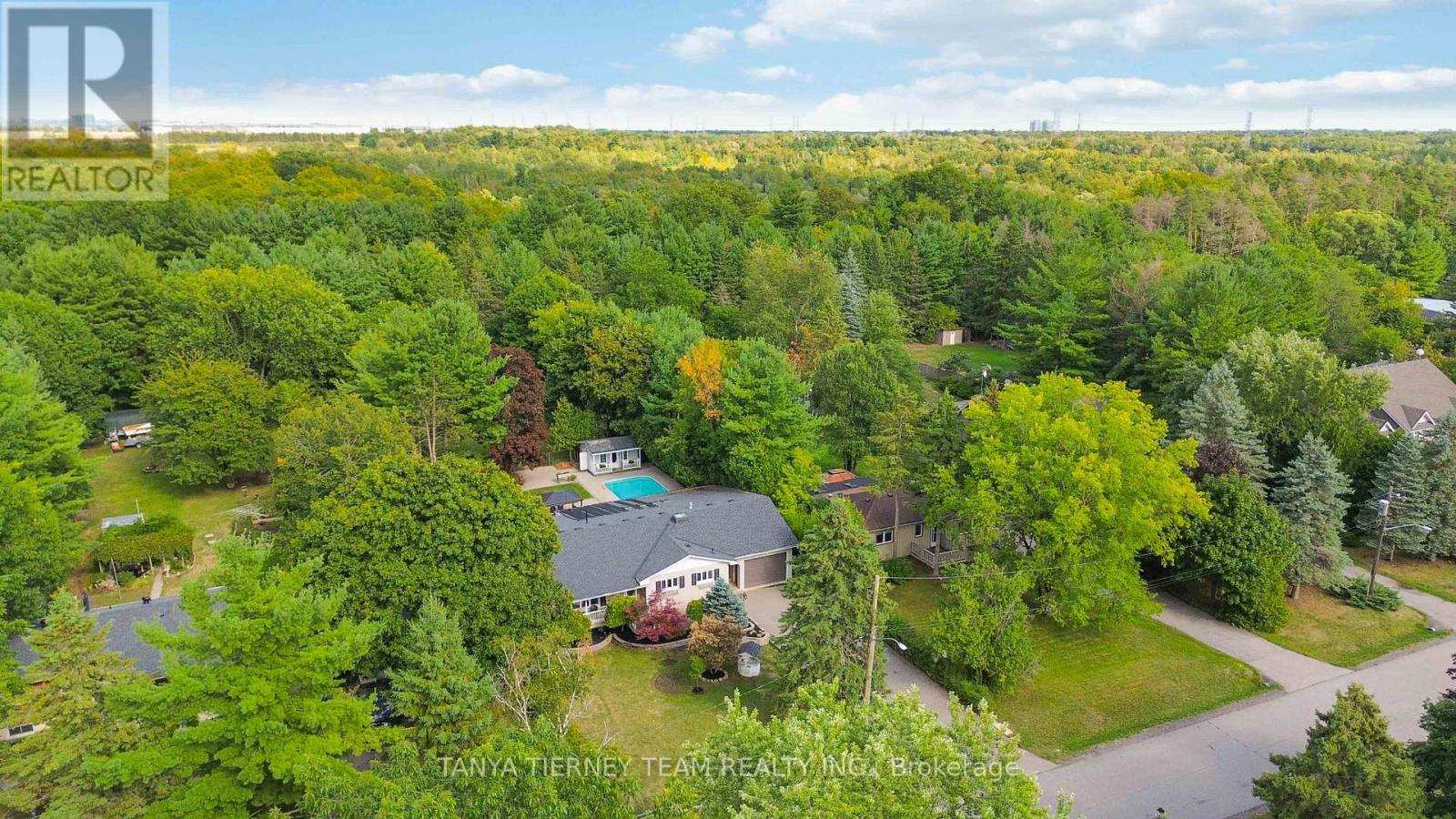 57 Ward St, Whitby, ON L1M 1G9