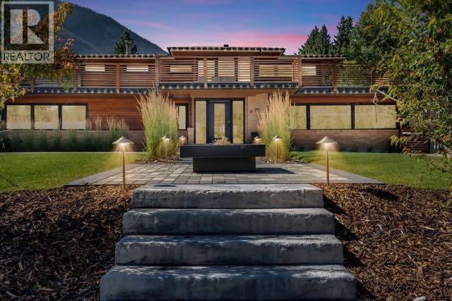 115 Spray Ave, Banff, AB T1L 1A1