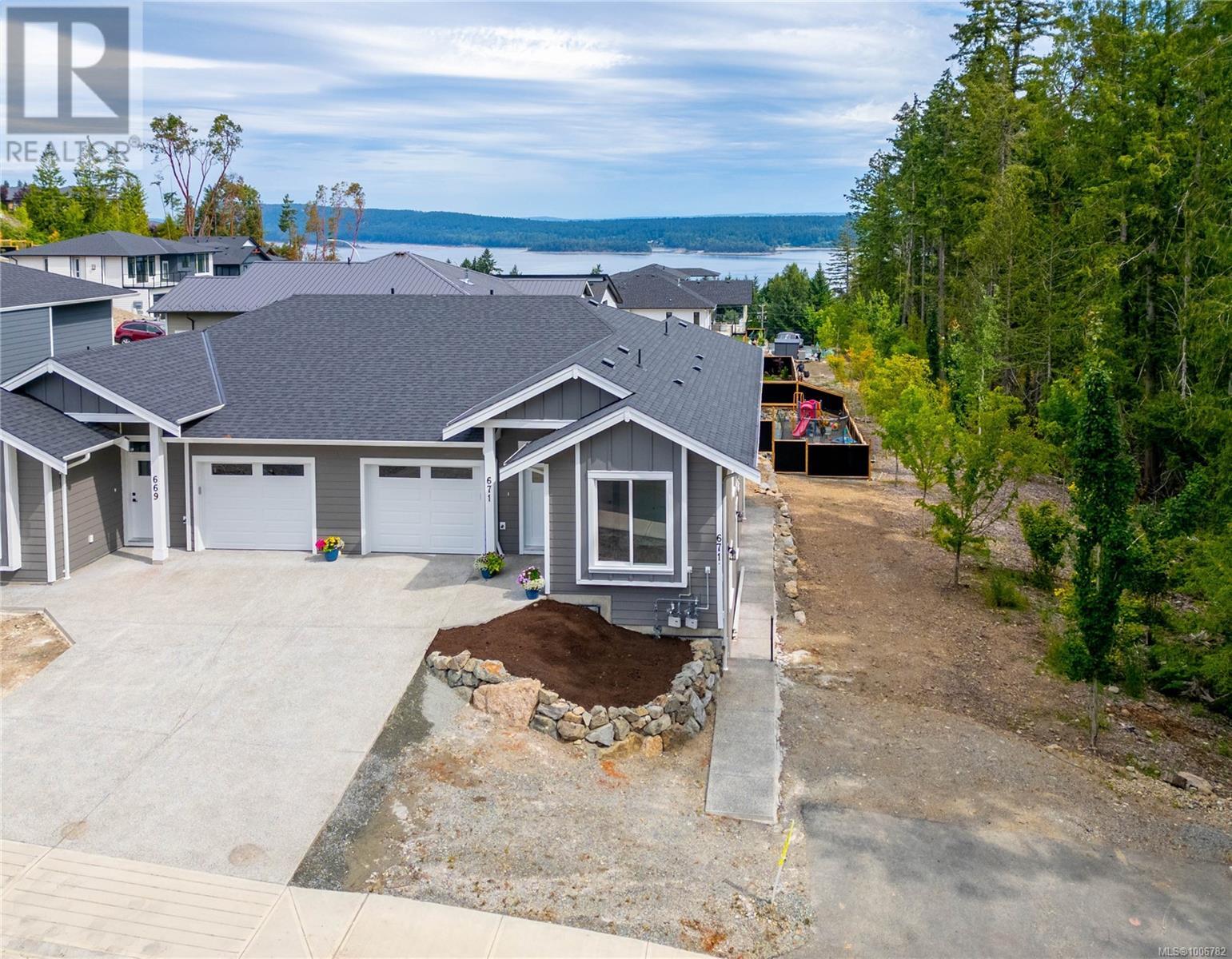 671 Sanderson Rd, Ladysmith, BC V9G 0A7