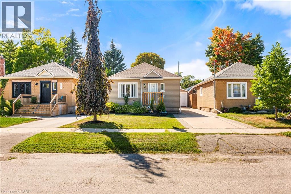 291 Maple Ave, Kitchener, ON N2H 4W9