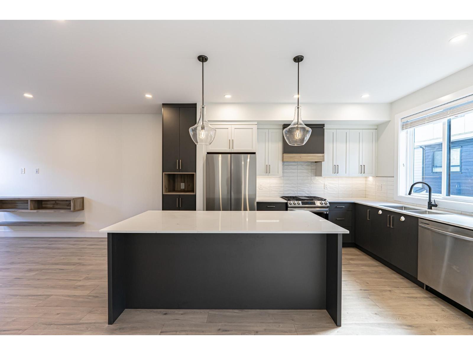 16358 23a Avenue Unit 7, Surrey, BC V3Z 1J7