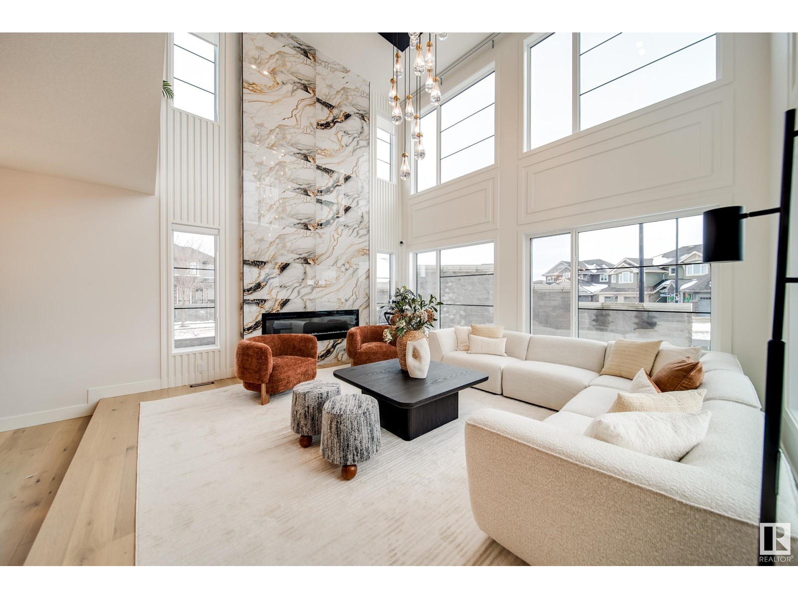 4015 Ginsburg Cr NW, Edmonton, AB T5T 4V2