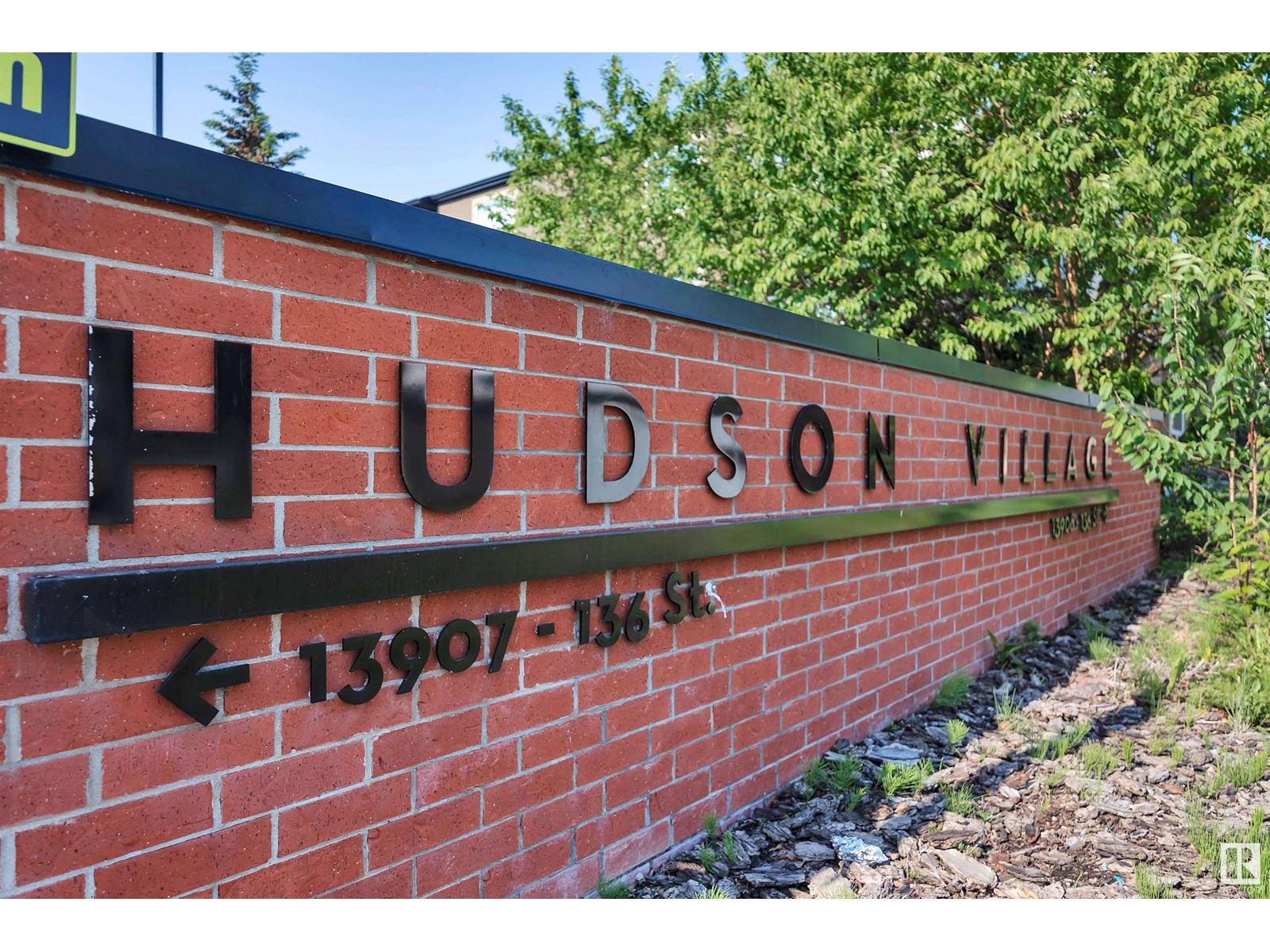 13907 136 Street Northwest #110, Edmonton, AB T6V 1Y5