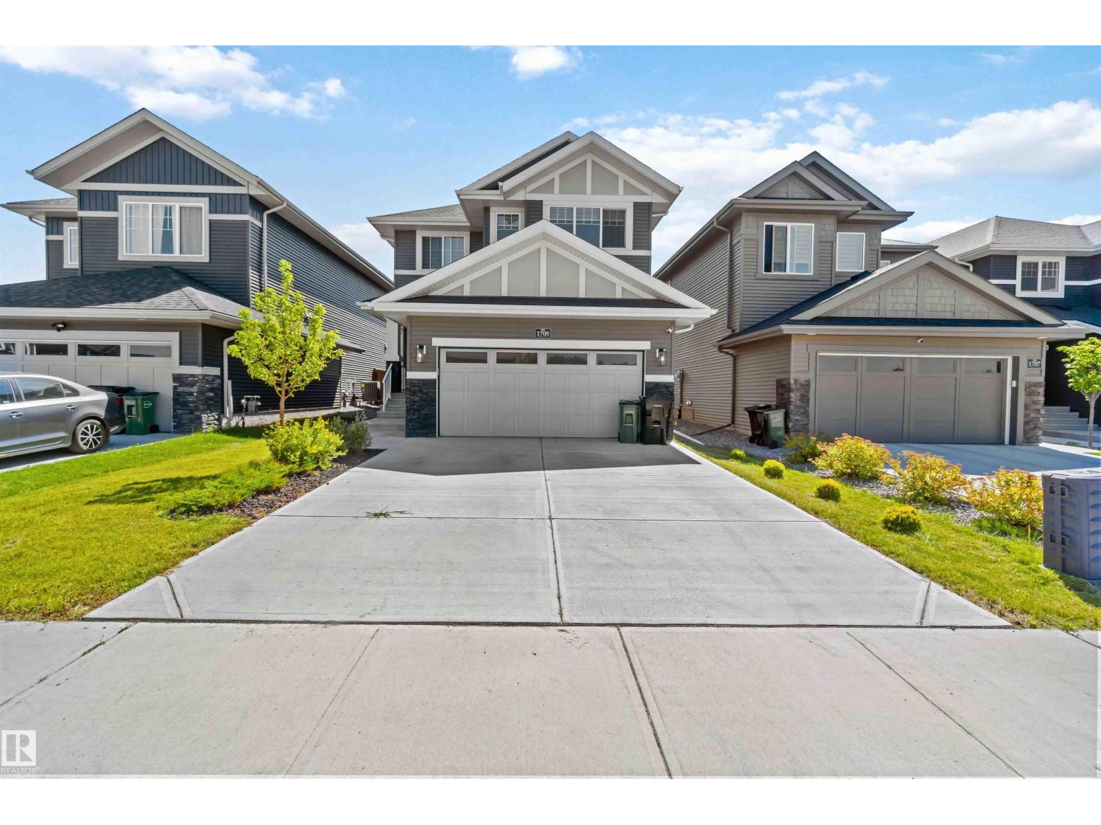 1705 Enright Link Li NW, Edmonton, AB T6M 0Z2