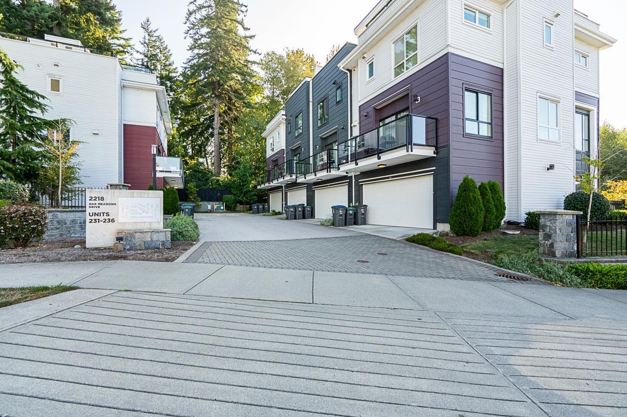 2218 Oak Meadows Drive Unit 235, Surrey, BC V3Z 0W6