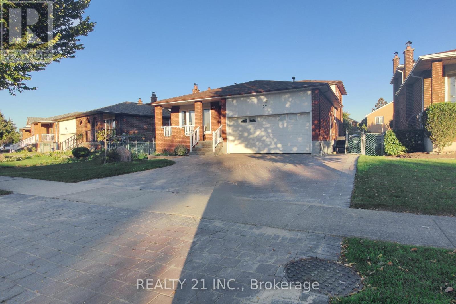 27 Jardine St, Brampton, ON L6S 3H2