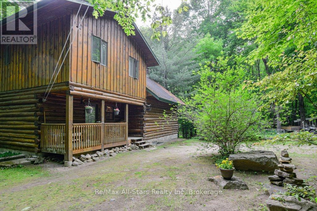 1386 S Portage Rd, Lake of Bays, ON P1H 2J6