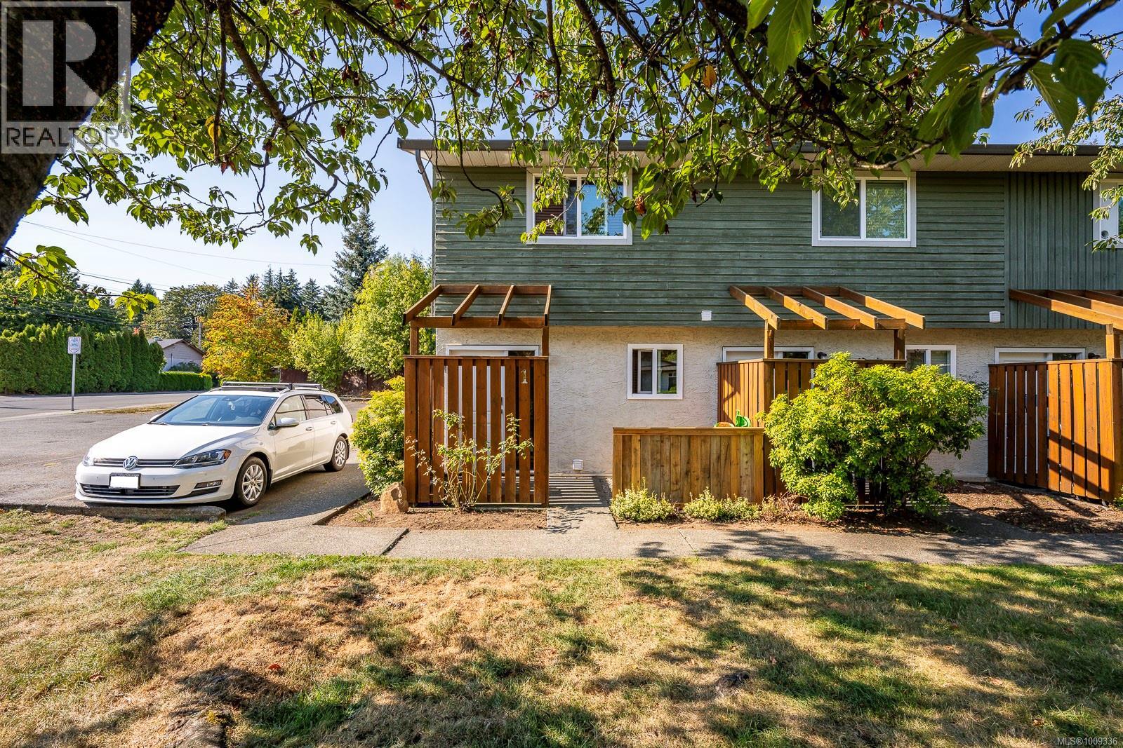 951 17th St Unit 1 St, Courtenay, BC V9N 7P8
