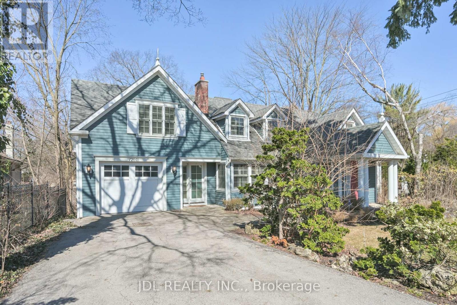 1207 Linbrook Rd, Oakville, ON L6J 2L5
