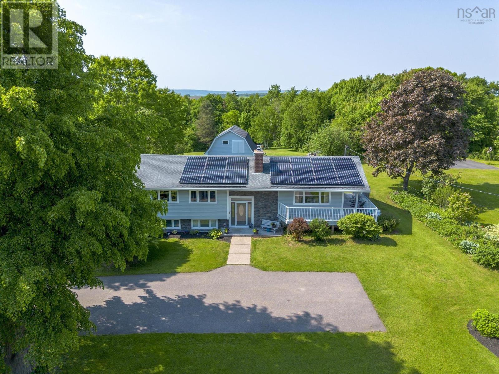 9521 Commercial St, New Minas, NS B4N 3G3
