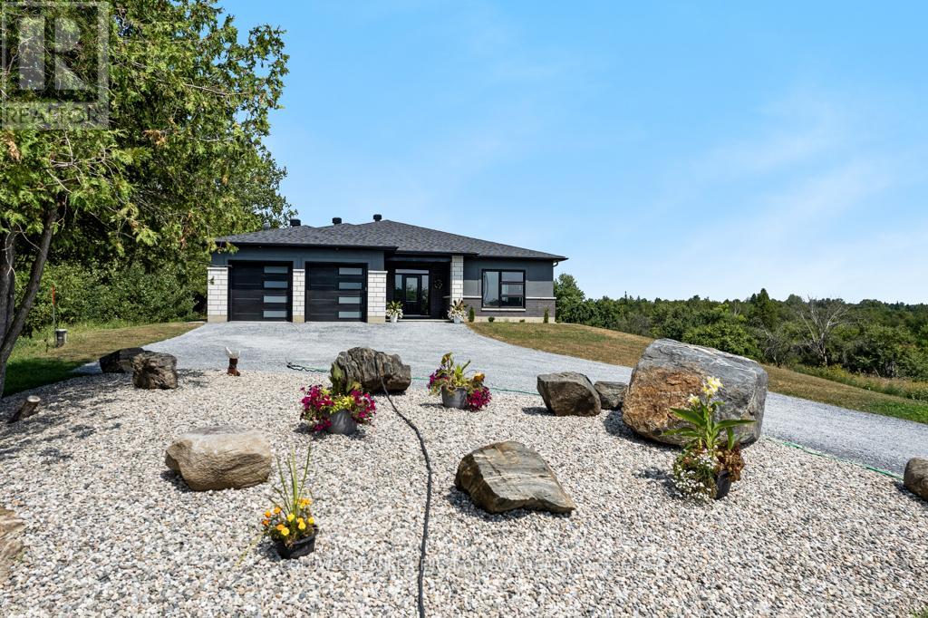 456 Pine Grove Rd, Lanark Highlands, ON K0G 1K0