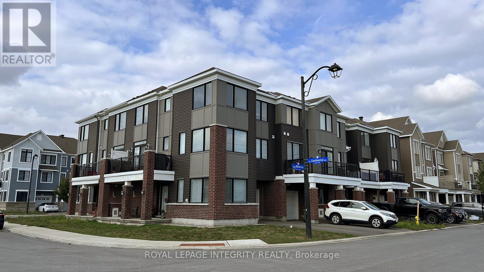 184 Pictou Cres, Ottawa, ON K2V 0R2